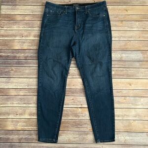 Torrid Sky High Skinny Jeans | Size 18